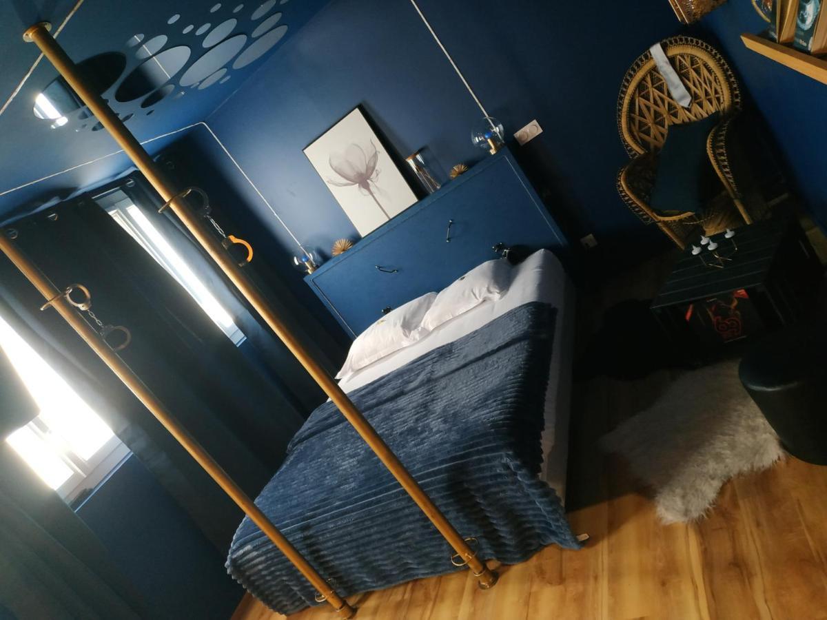 Love hôtel 50 Nuances Avec Balnéothérapie Pour 2 2*